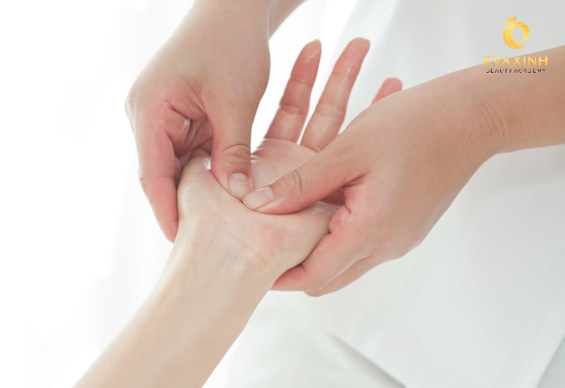 cách massage cánh tay