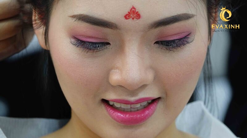 học makeup chuyên nghiệp cần những gì