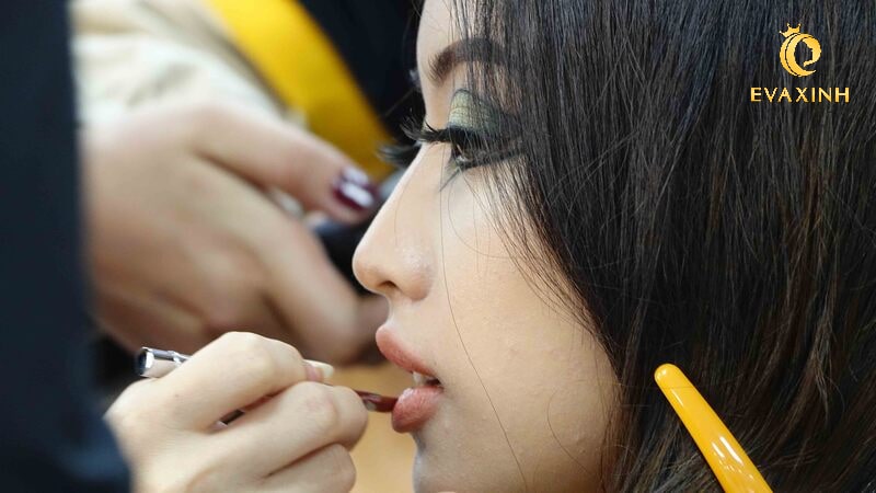 học makeup chuyên nghiệp cần những gì