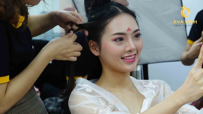 học makeup chuyên nghiệp cần những gì