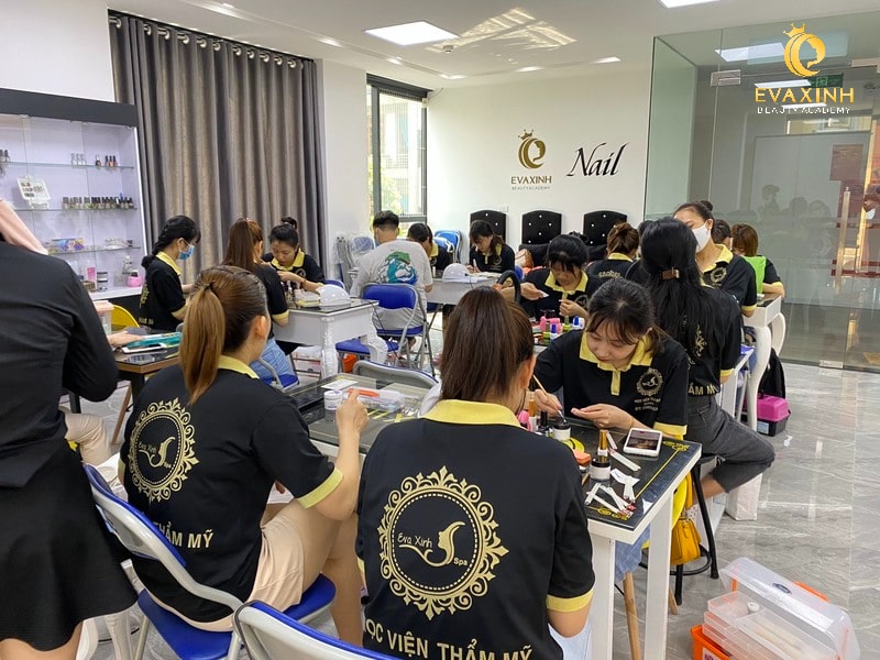 mở tiệm nail cần những gì