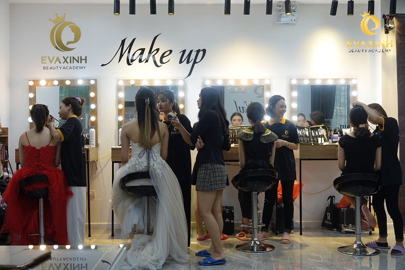 học nghề makeup ở Hài Phòng