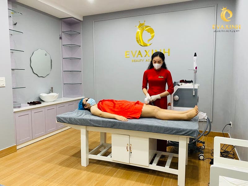 Có nên đi tắm trắng ở spa không? Review chi tiết từ chuyên gia