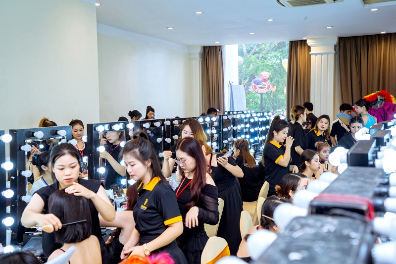 Khoá học makeup chuyên nghiệp, đào tạo make up cho người mới